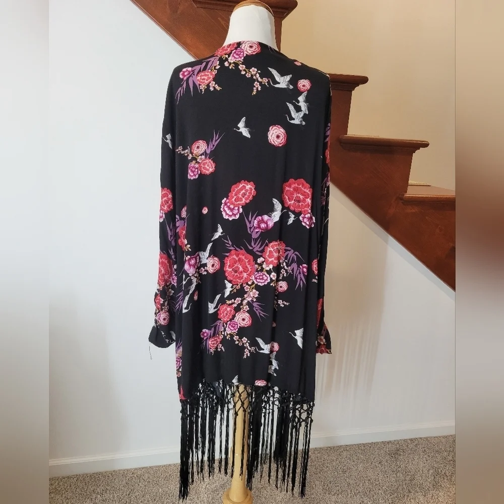 Torrid Size 1X Black Floral Print‎ Crepe Fringe Open Front Kimono Duster